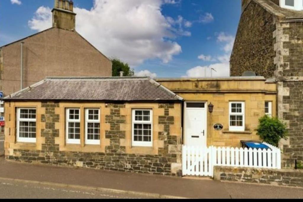 Crossways Cottage Quirky 2 Bedroom Cottage In Central Peebles Eksteriør bilde